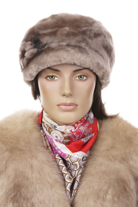 Купить Шапка женская из мутона в каталоге