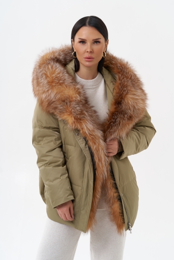 Превью изображения Пуховик с капюшоном из меха лисы Миниатюра фотографии Пуховик с капюшоном из меха лисы
