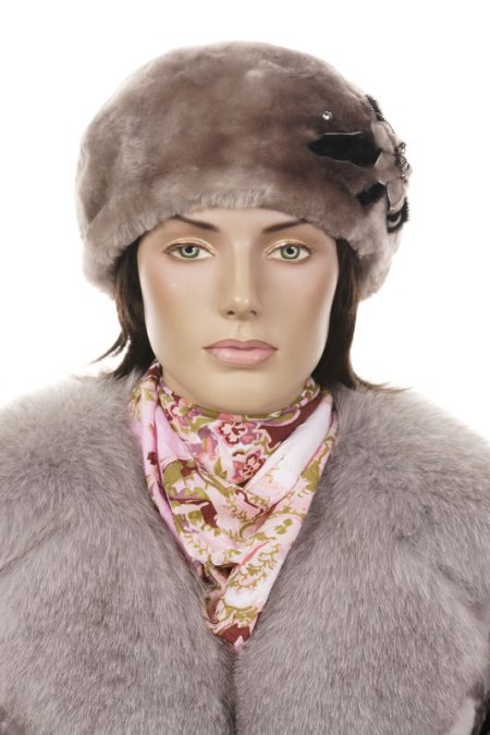 Купить Шапка женская из мутона в каталоге