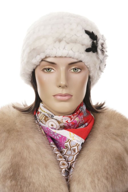 Купить Шапка женская из мутона в каталоге