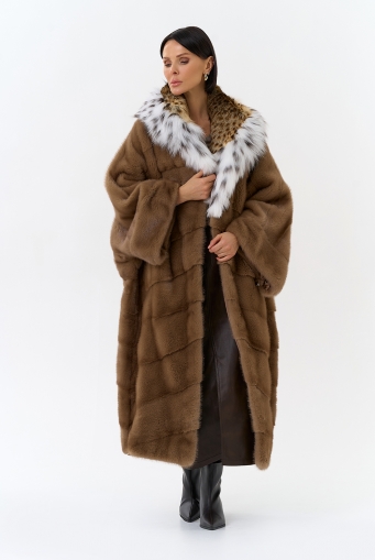 Миниатюра фотографии Шуба из меха норки с капюшоном из меха рыси