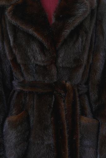 Миниатюра фотографии Длинная шуба из меха норки с английским воротником