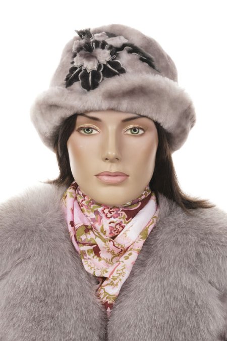 Купить Шапка женская из мутона в каталоге
