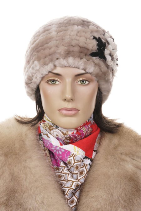 Купить Шапка женская из мутона в каталоге