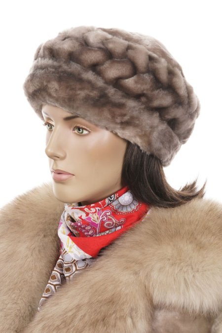 Купить Шапка женская из мутона в каталоге