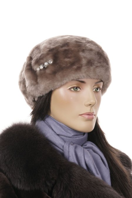Купить Шапка женская из мутона в каталоге