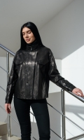 Миниатюра фотографии Женская куртка из натуральной кожи черного цвета 