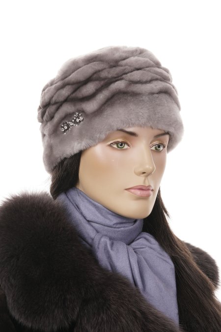 Купить Шапка женская из мутона в каталоге