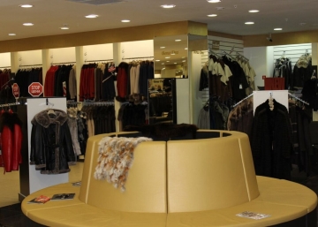 Магазин Bona Dea , где можно купить верхнюю одежду в Екатеринбурге