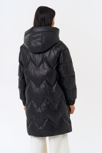 Миниатюра фотографии Длинный пуховик из кожи