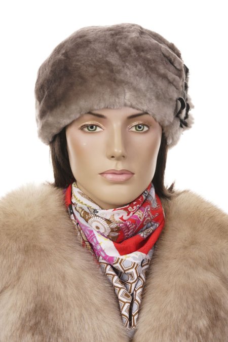 Купить Шапка женская из мутона в каталоге