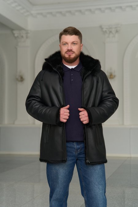 Купить Мужская дубленка черного цвета с капюшоном в каталоге