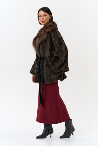 Миниатюра фотографии Шуба из меха норки с воротником из меха лисы