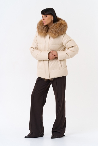 Миниатюра фотографии Женский пуховик из эко кожи с отделкой из натуральной лисы
