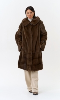 Миниатюра фотографии Шуба из меха норки с капюшоном