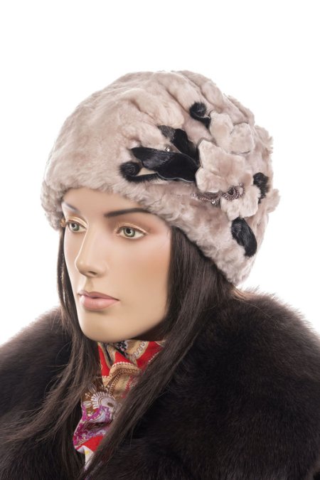 Купить Шапка женская из мутона в каталоге