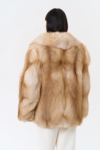 Миниатюра фотографии Куртка из лисы