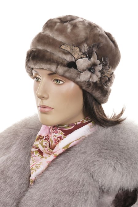 Купить Шапка женская из мутона в каталоге
