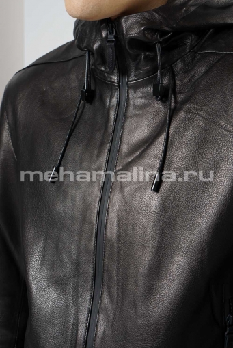 Миниатюра фотографии Кожаная куртка с капюшоном на молнии