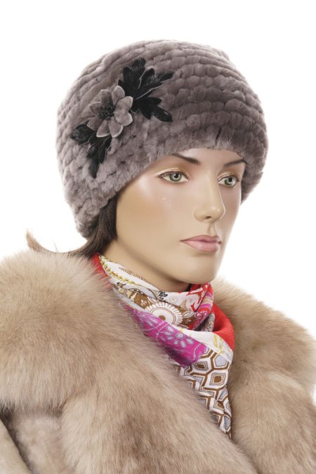 Купить Шапка женская из мутона в каталоге