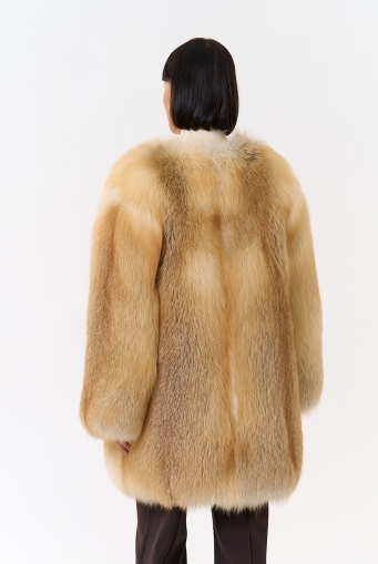 Миниатюра фотографии Шуба из рыжей лисы