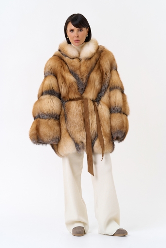 Миниатюра фотографии Шуба из лисы свободного кроя