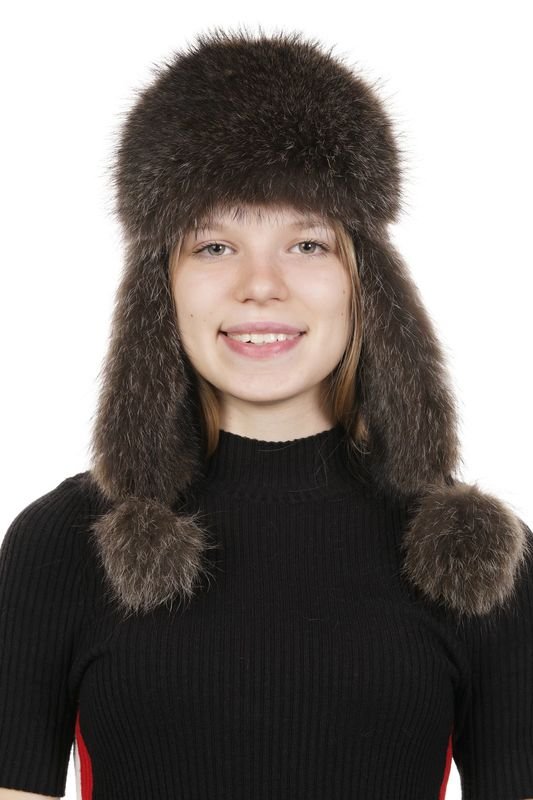 Миниатюра фотографии Шапка женская из натуральной кожи с енотом