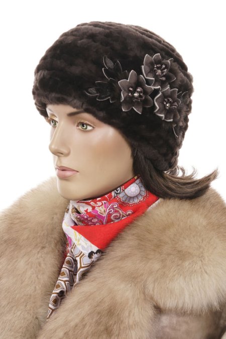 Купить Шапка женская из мутона в каталоге