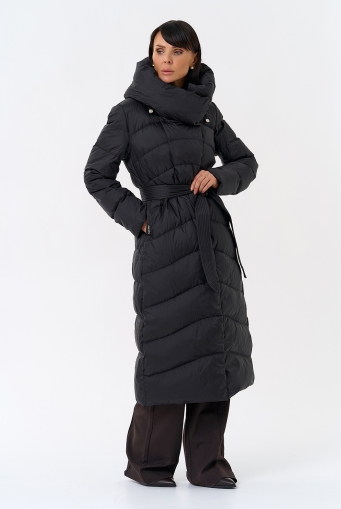 Миниатюра фотографии Женский длинный пуховик черного цвета с капюшоном
