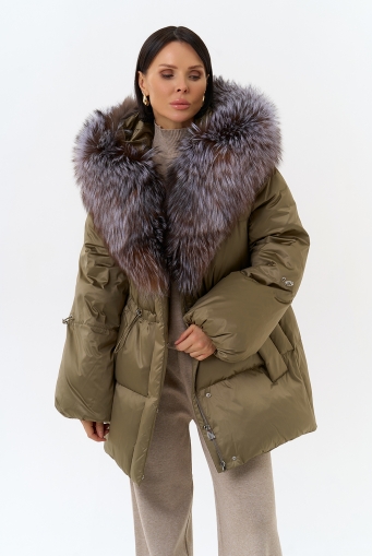 Миниатюра фотографии Женский пуховик с капюшоном из меха блюфрост