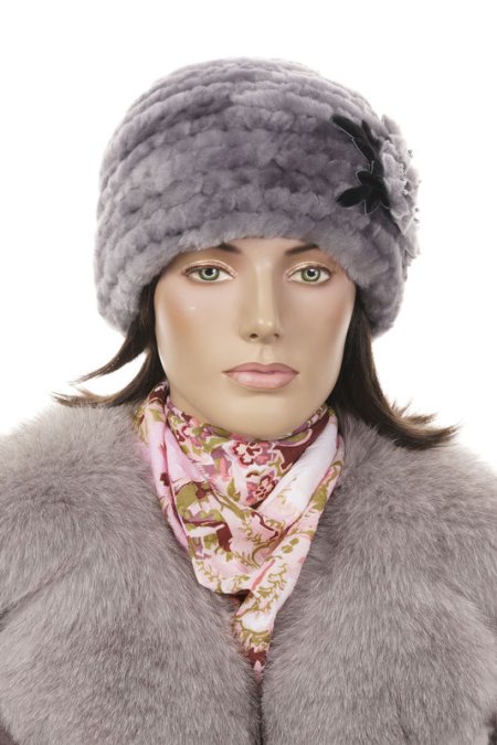 Купить Шапка женская из мутона в каталоге