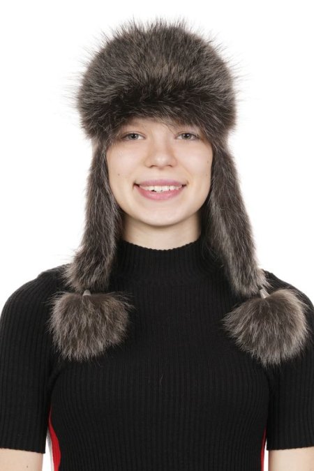 Купить Шапка женская из натуральной кожи с енотом в каталоге