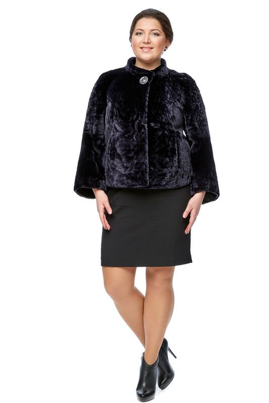 Миниатюра фотографии Шуба из мутона с воротником