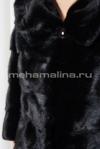 Миниатюра фотографии Шуба из норки с капюшоном черного цвета
