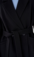 Миниатюра фотографии Женское пальто в черном цвете до колена