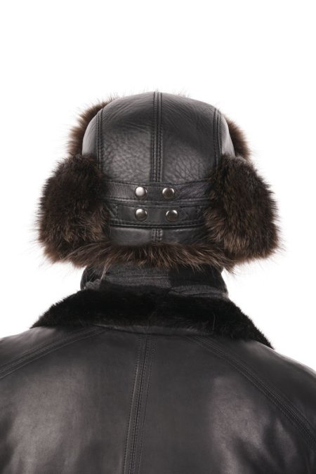Купить Шапка мужская из натуральной кожи с енотом в каталоге
