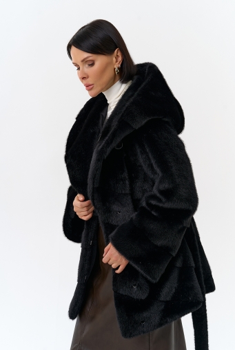 Миниатюра фотографии Женская шуба из эко меха с капюшоном