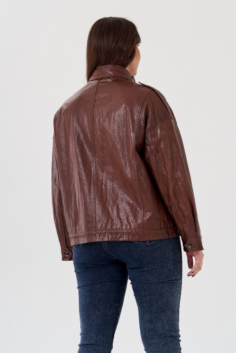 Миниатюра фотографии Куртка из натуральной кожи коричневого цвета