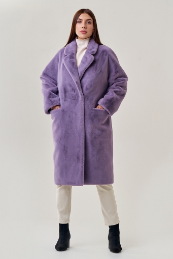 Миниатюра фотографии Женское пальто из искусственного цвета 