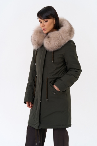 Миниатюра фотографии Женская парка с капюшоном из меха песца