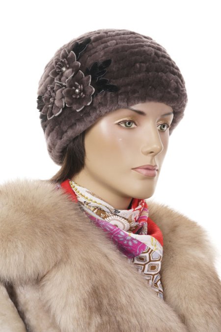 Купить Шапка женская из мутона в каталоге