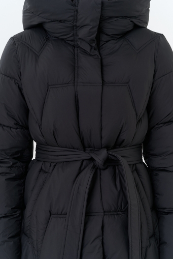 Миниатюра фотографии Женский пуховик с поясом