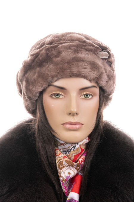 Купить Шапка женская из мутона в каталоге