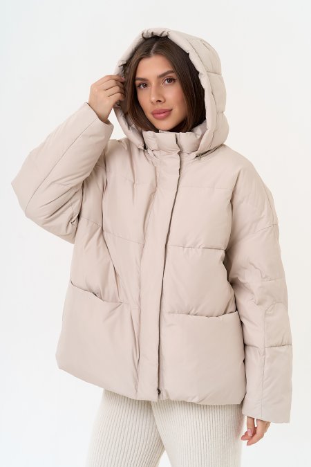 Купить Женский короткий пуховик с капюшоном в каталоге