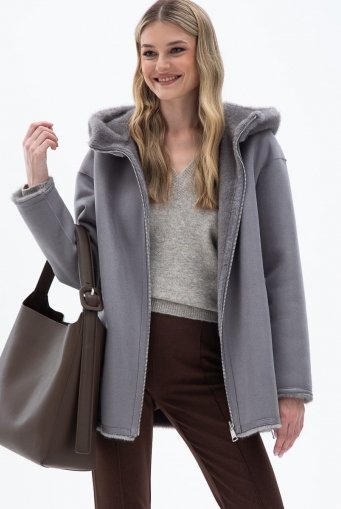 Миниатюра фотографии Женская двухсторонняя дубленка из эко кожи с капюшоном