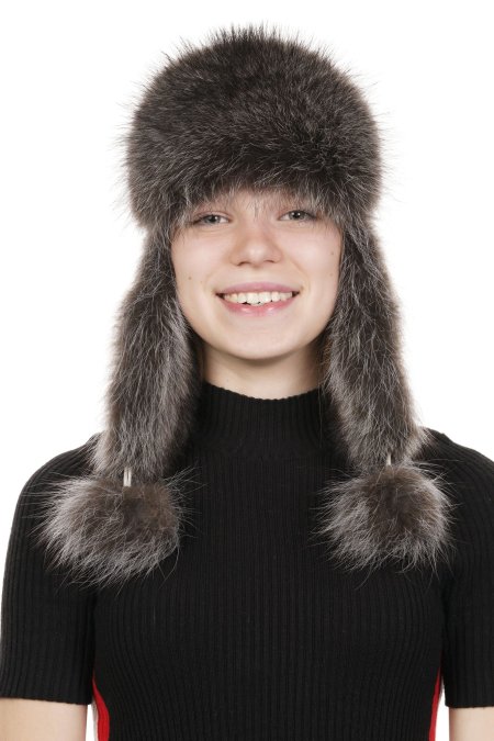 Купить Шапка женская из натуральной кожи с енотом в каталоге