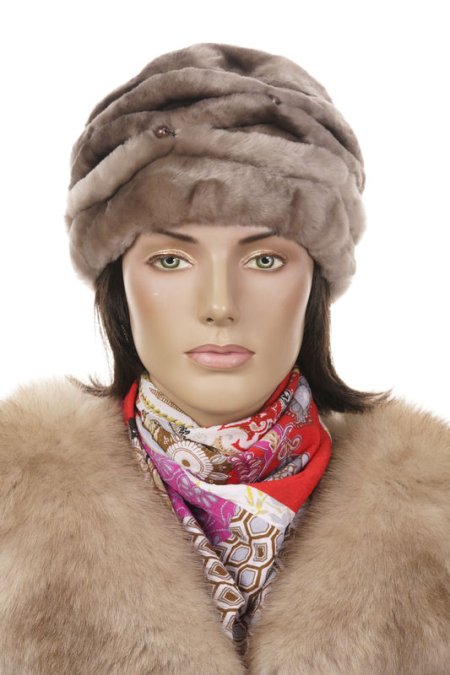 Купить Шапка женская из мутона в каталоге