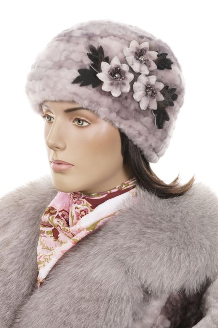 Купить Шапка женская из мутона в каталоге