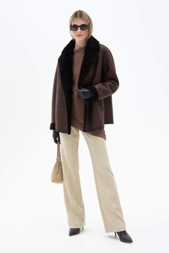 Миниатюра фотографии Женская двухсторонняя дубленка из эко кожи с английским воротником