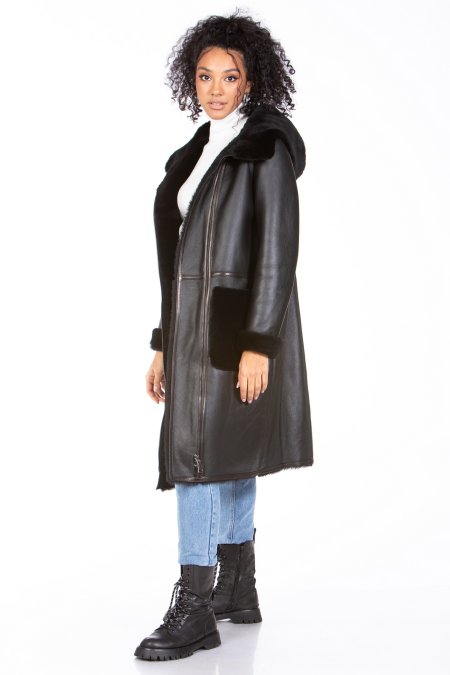Купить Дубленка женская из натуральной овчины с капюшоном в каталоге